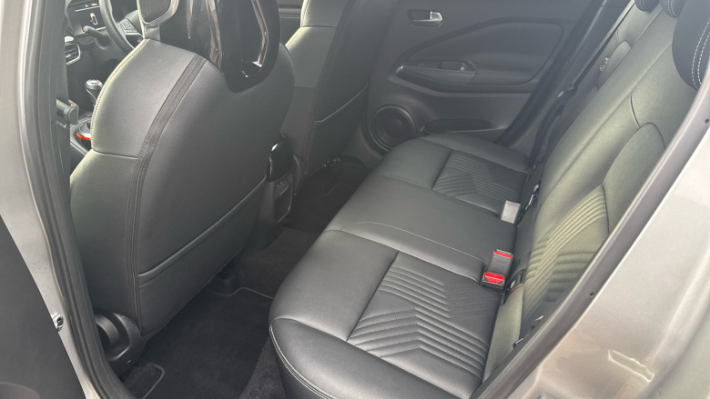 Nissan Juke 1.0 DiG-T Tekna 5dr Petrol Hatchback